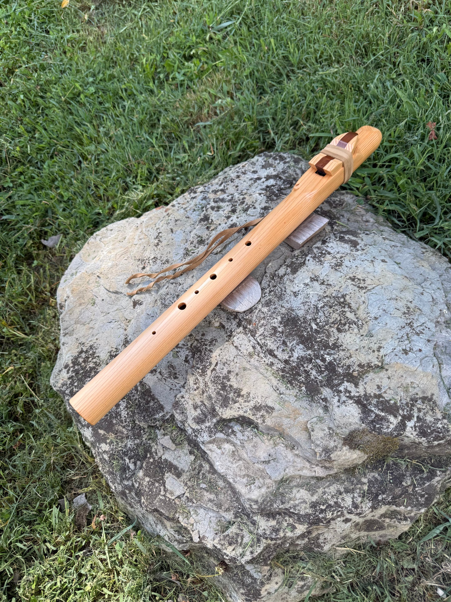 Native American Style 7 Hole Flute | Hijaz Scale | key of E | 440 Htz.
