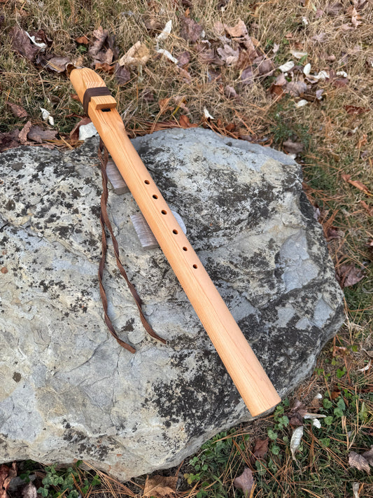 Native American Style Flute in Low D Minor | Tuned to 440 Hz | Handcrafted Cedar